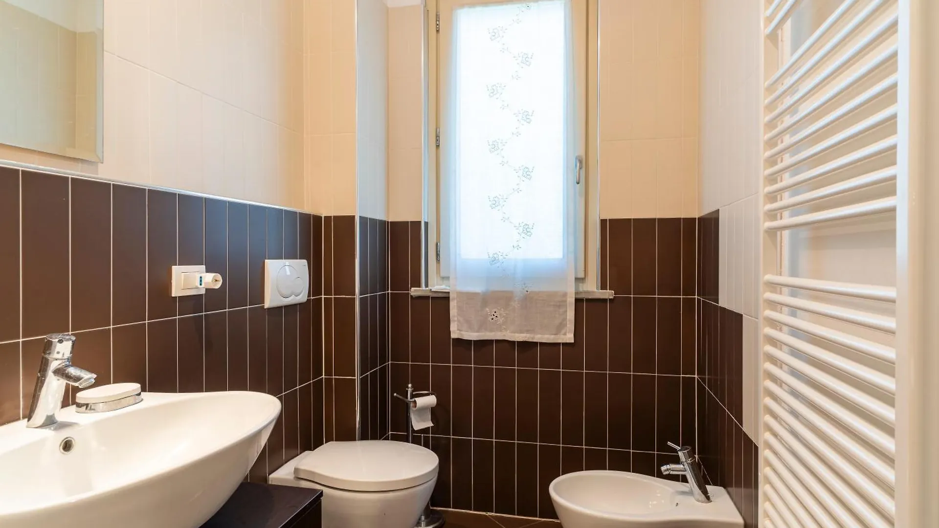 Residence Il Giardino - Sunny Apartment W/Parking! Quercianella Italy